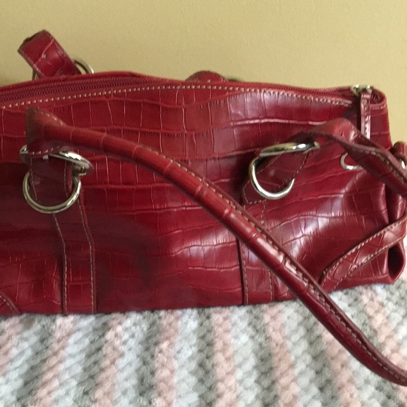 Nice size used red hand bag good condition little wear on handles - Picture 5 of 7